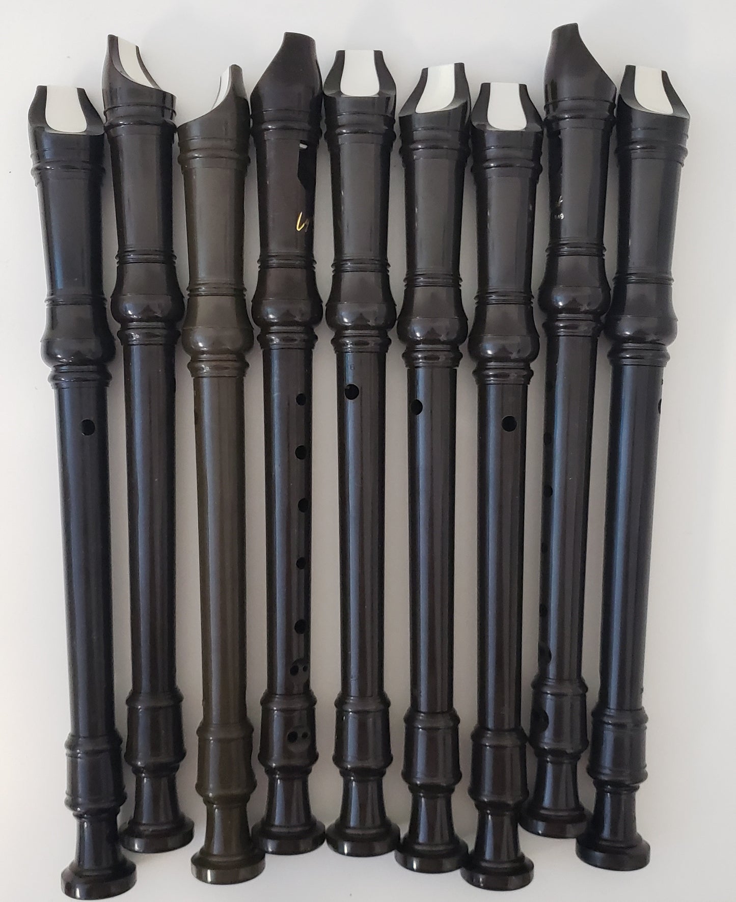 Set of 9 Lyons 3-piece Soprano recorders R49
