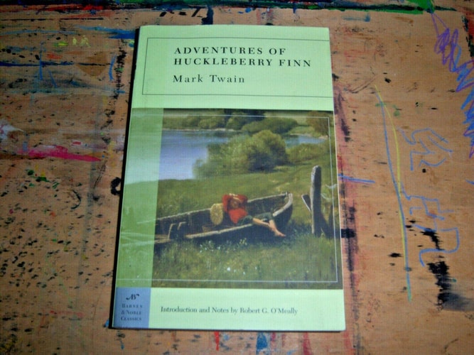 Adventures of Huckleberry Finn (Barnes & Noble Classics Series) (B&N Classics)